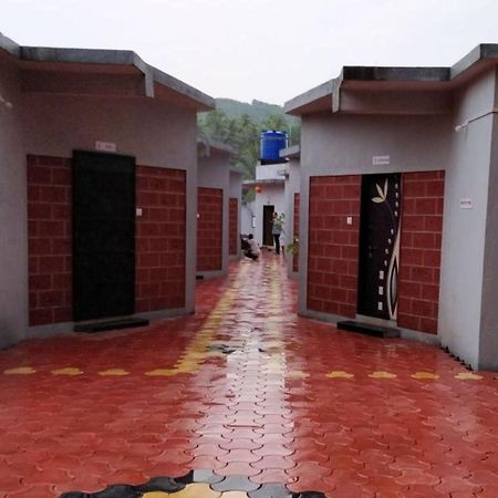 Suma Beach Resort Dāpoli Eksteriør bilde