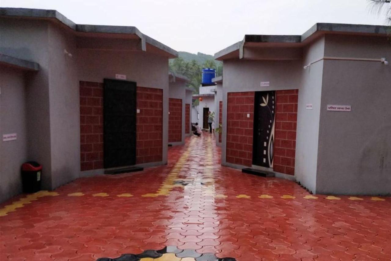 Suma Beach Resort Dāpoli Eksteriør bilde