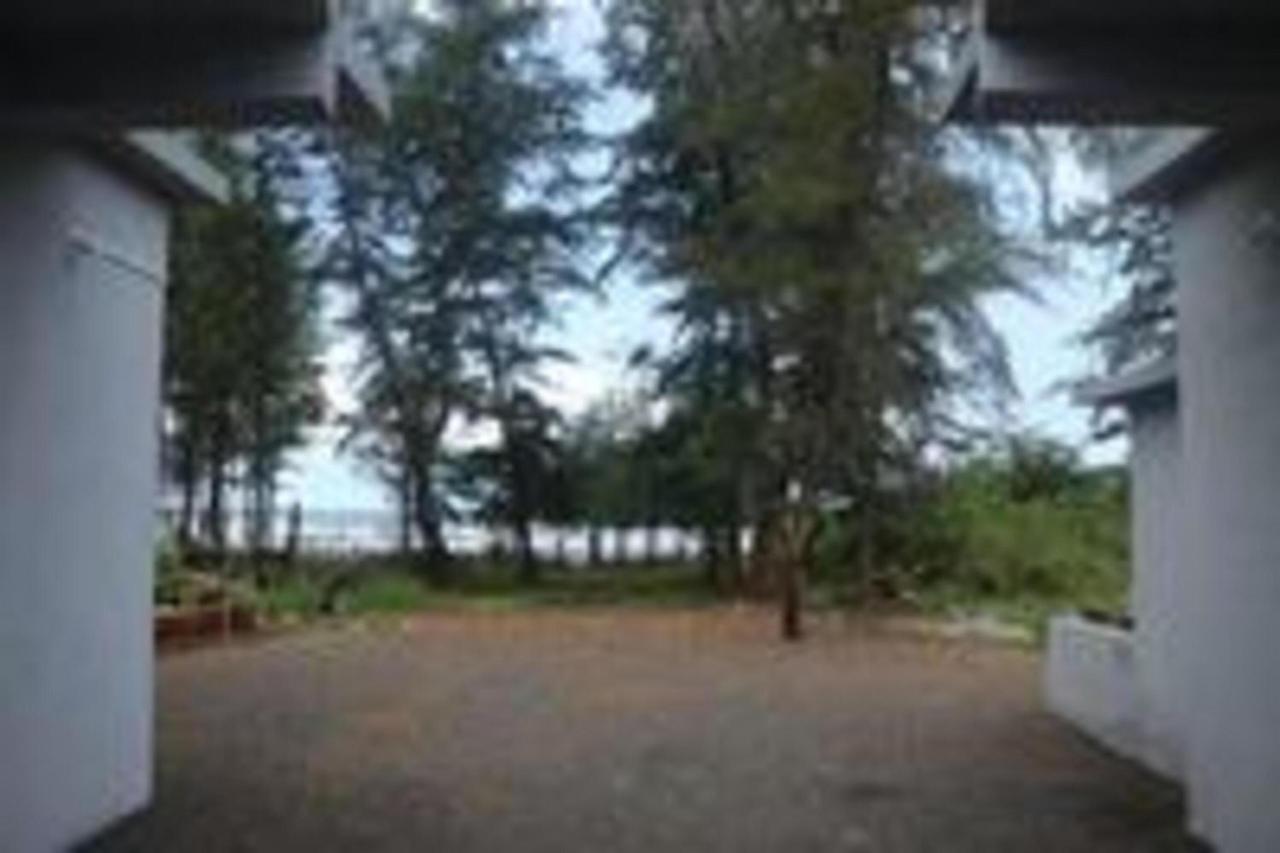 Suma Beach Resort Dāpoli Eksteriør bilde