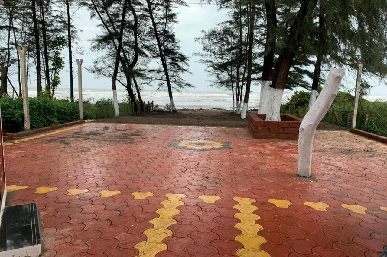 Suma Beach Resort Dāpoli Eksteriør bilde