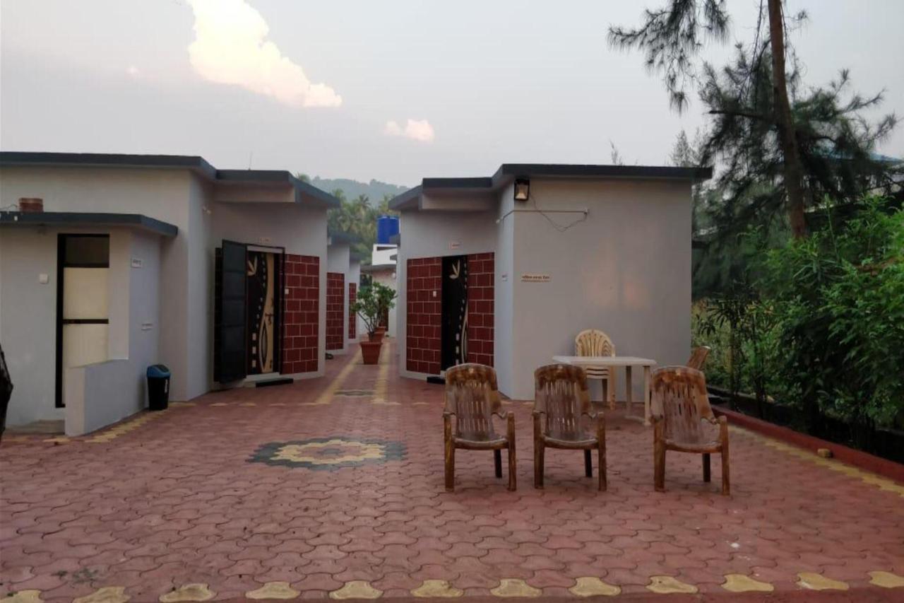 Suma Beach Resort Dāpoli Eksteriør bilde