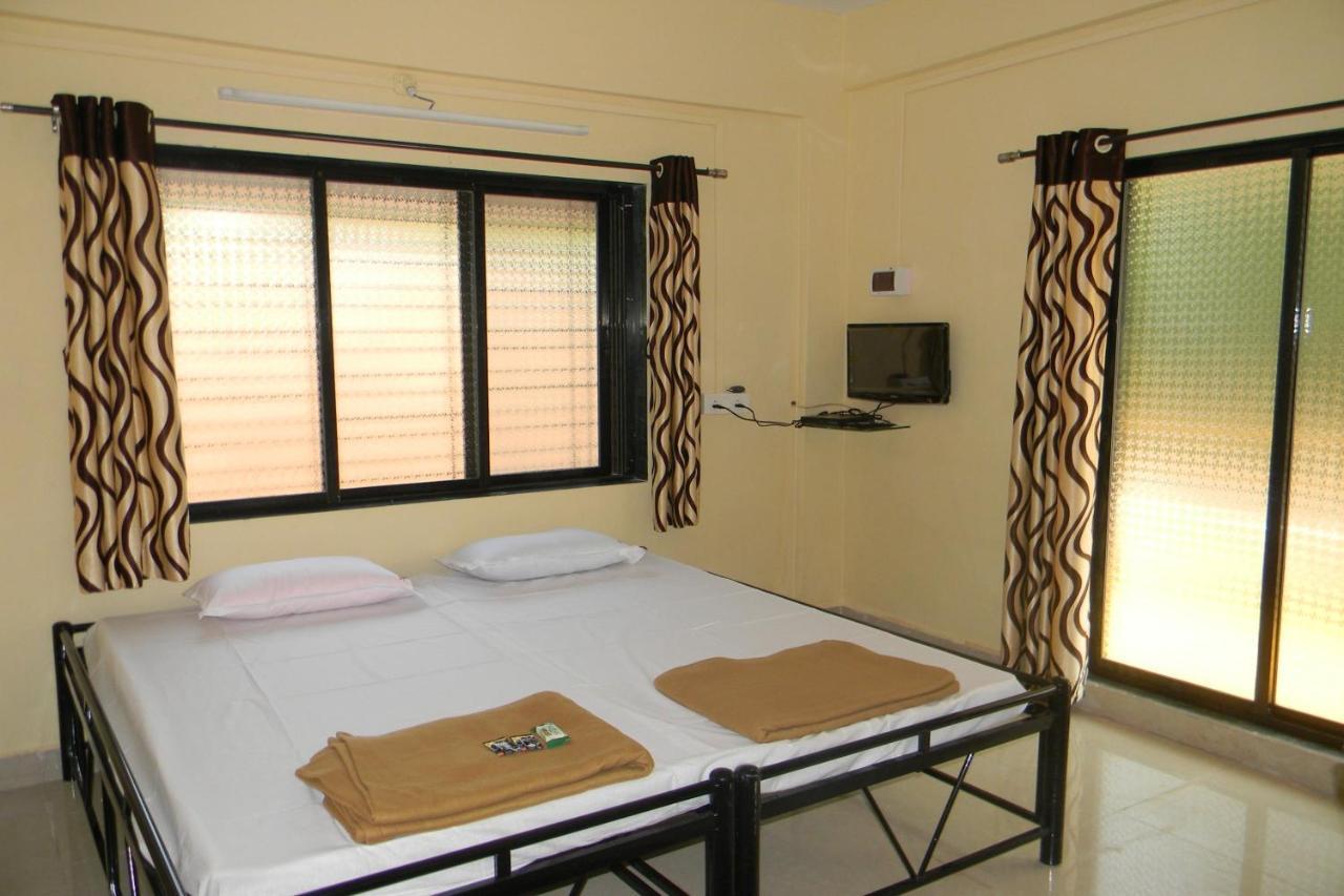 Suma Beach Resort Dāpoli Eksteriør bilde
