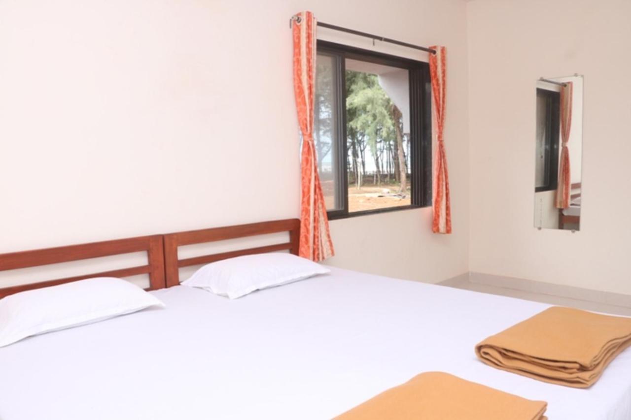 Suma Beach Resort Dāpoli Eksteriør bilde